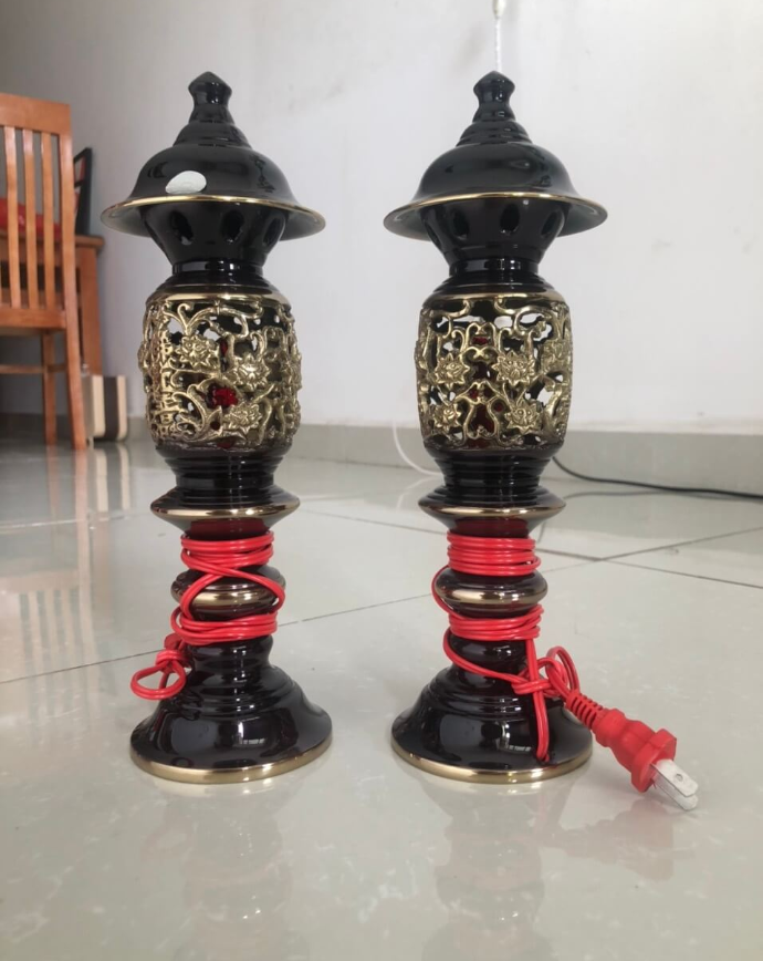 Đôi đèn thờ hình quả dứa đồng hun 2.png 